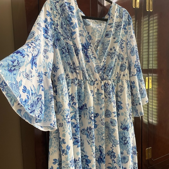 Blue Floral Wrap Front Dress - Size 16-18 - Picture 3 of 5